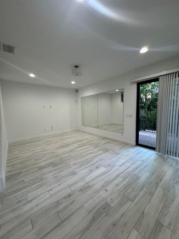 615 Windward Circle N, Boynton Beach, FL 33435