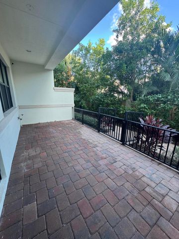 615 Windward Circle N, Boynton Beach, FL 33435