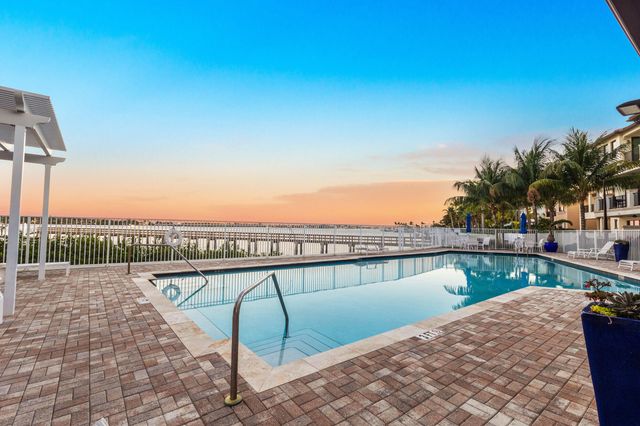 615 Windward Circle N, Boynton Beach, FL 33435