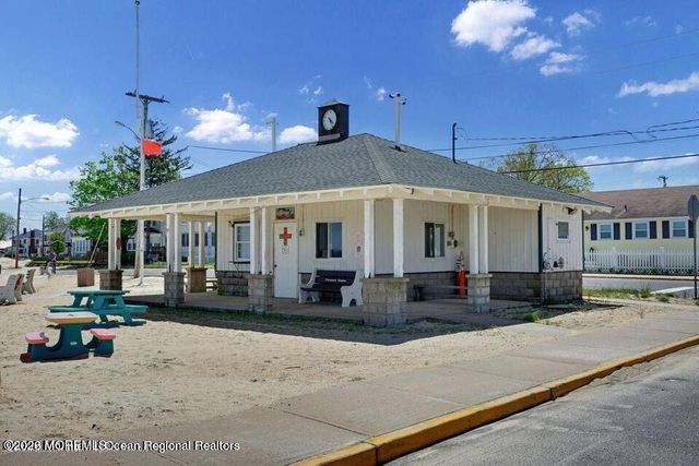 622 E Longport Avenue, Ocean Gate, NJ 08740