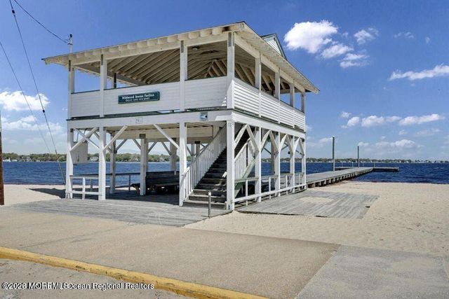 622 E Longport Avenue, Ocean Gate, NJ 08740