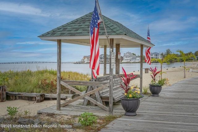 622 E Longport Avenue, Ocean Gate, NJ 08740