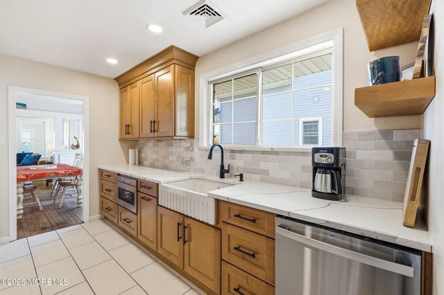 622 E Longport Avenue, Ocean Gate, NJ 08740