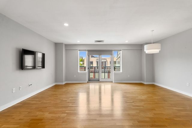 88 Wharf Street 607, Milton, MA 02186