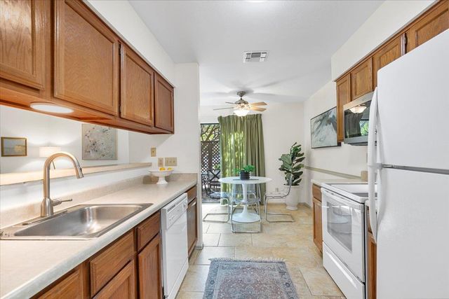 900 Taulbee LN 105, Austin, TX 78757