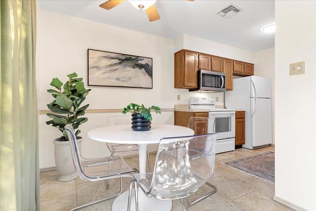 900 Taulbee LN 105, Austin, TX 78757