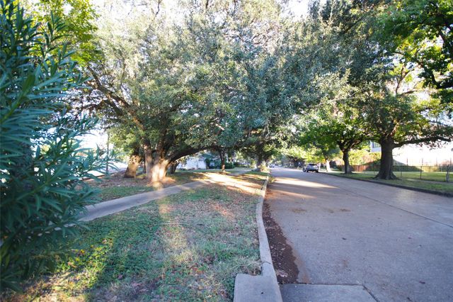 4210 Coleridge Street, Houston, TX 77005