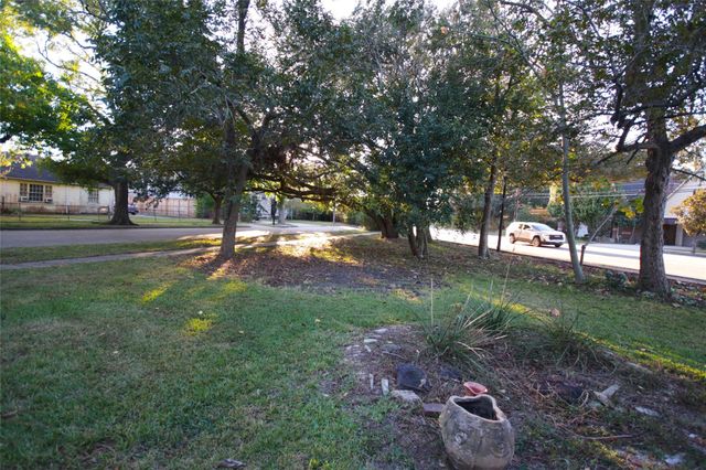 4210 Coleridge Street, Houston, TX 77005