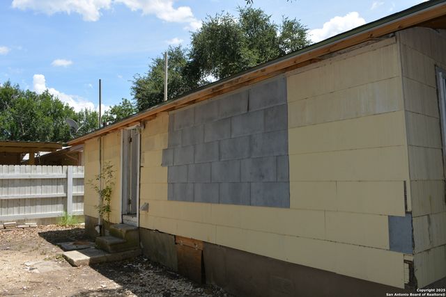 241 Peabody, San Antonio, TX 78211