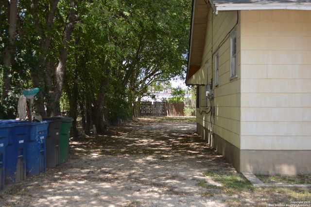 241 Peabody, San Antonio, TX 78211