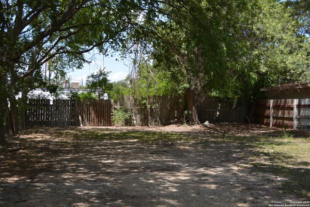 241 Peabody, San Antonio, TX 78211