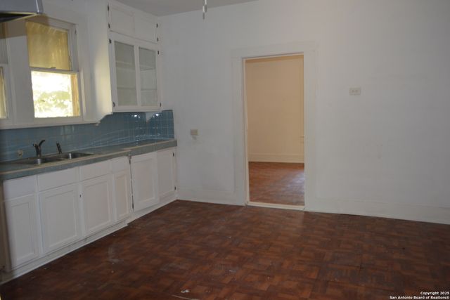 241 Peabody, San Antonio, TX 78211