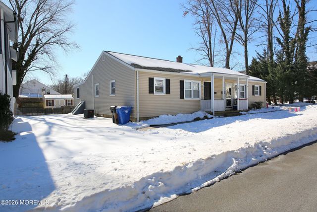 8 Viola Avenue, Leonardo, NJ 07737