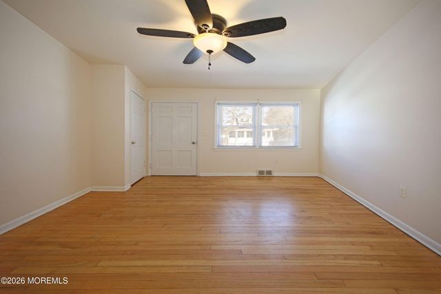 8 Viola Avenue, Leonardo, NJ 07737