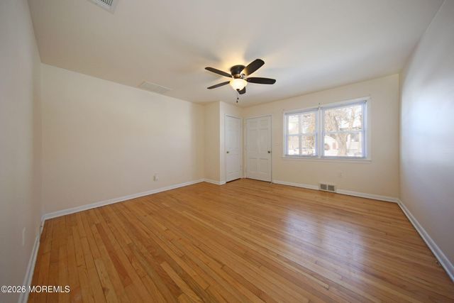 8 Viola Avenue, Leonardo, NJ 07737