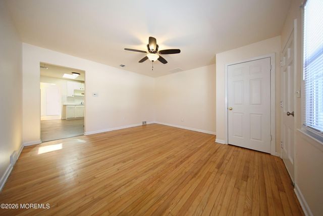 8 Viola Avenue, Leonardo, NJ 07737