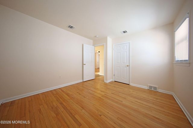 8 Viola Avenue, Leonardo, NJ 07737