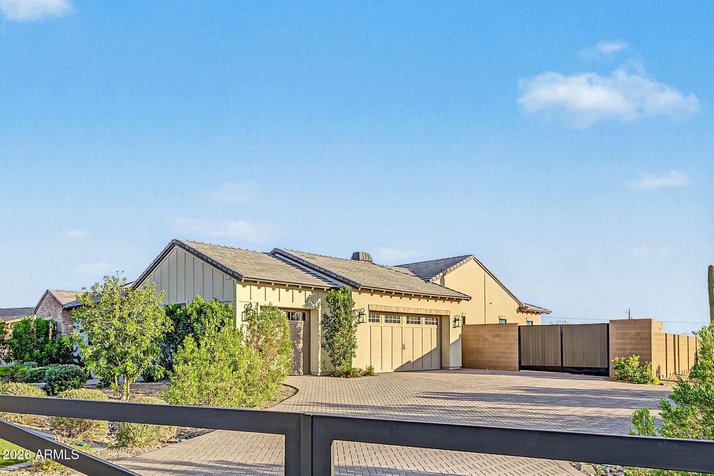 8323 E REGINA Circle, Mesa, AZ 85207 — photo 3