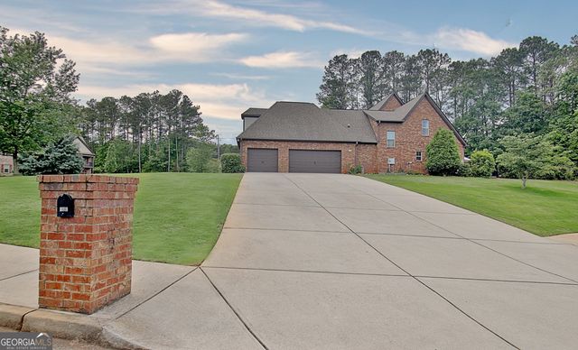 100 Woodcanoe Court, Peachtree City, GA 30269