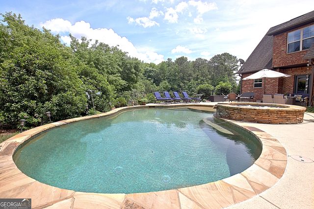 100 Woodcanoe Court, Peachtree City, GA 30269