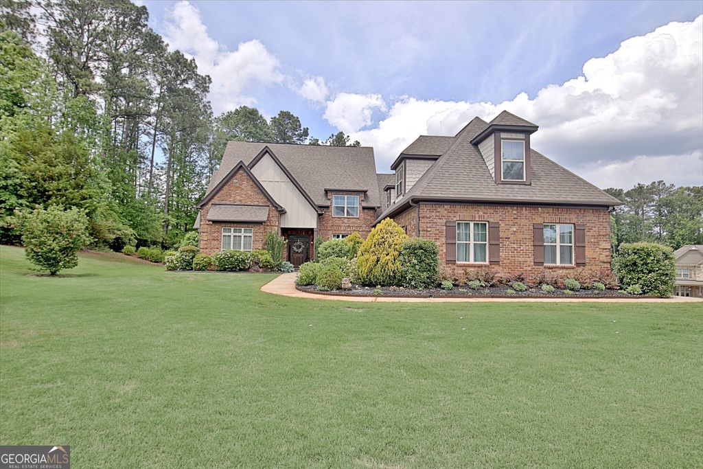 100 Woodcanoe Court, Peachtree City, GA 30269
