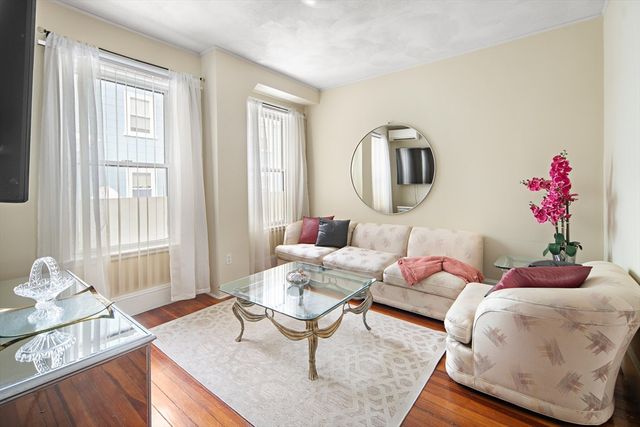 40 Buffum 1, Salem, MA 01970