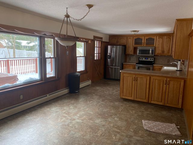 300 Charter Oak Street, Manchester, CT 06040