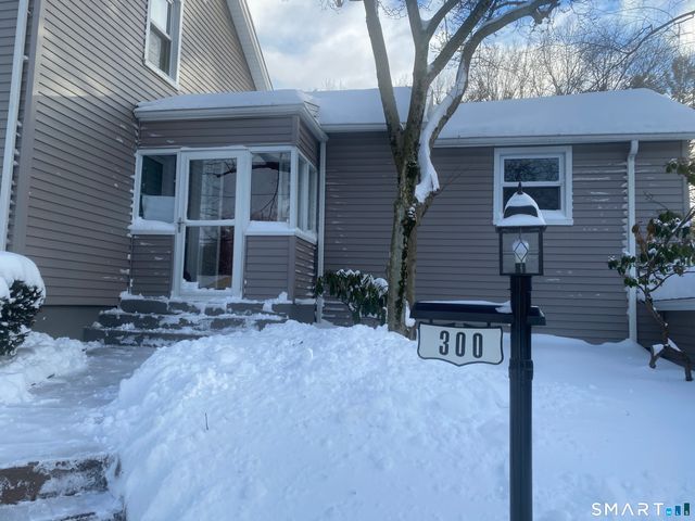 300 Charter Oak Street, Manchester, CT 06040