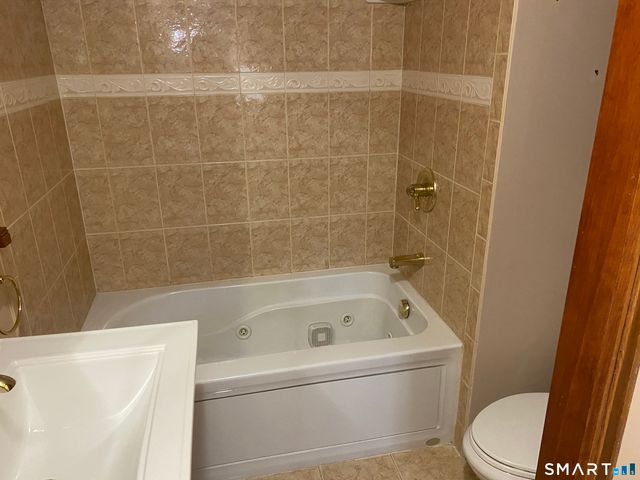 300 Charter Oak Street, Manchester, CT 06040