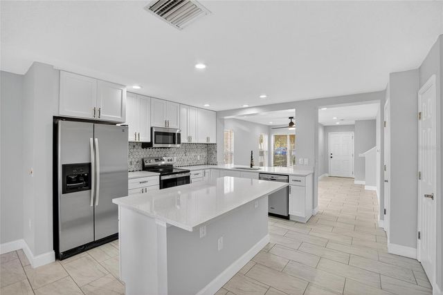 10830 LAKE SAINT CHARLES BOULEVARD, Riverview, FL 33578