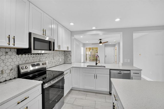 10830 LAKE SAINT CHARLES BOULEVARD, Riverview, FL 33578