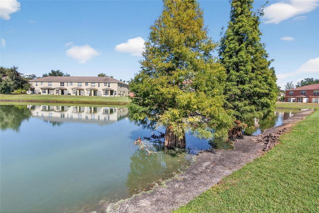 10830 LAKE SAINT CHARLES BOULEVARD, Riverview, FL 33578