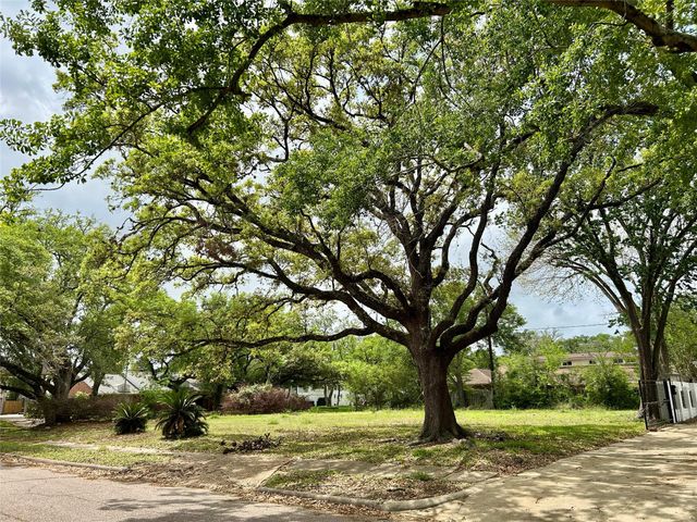 9410 Cranleigh Court, Houston, TX 77096