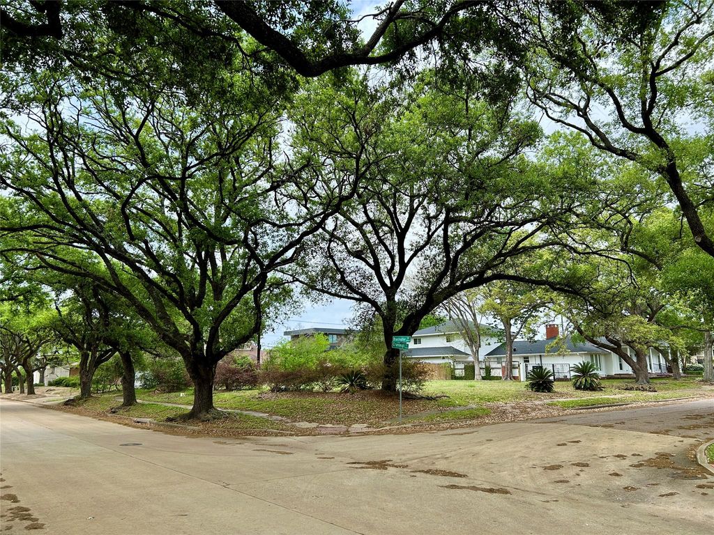 9410 Cranleigh Court, Houston, TX 77096