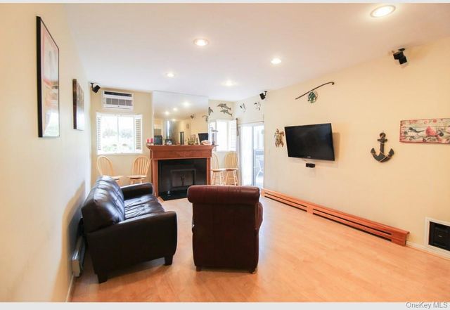 2716 Schurz Avenue B1, Bronx, NY 10465