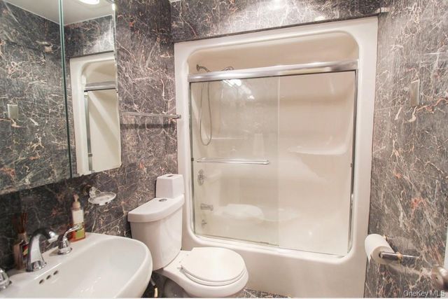 2716 Schurz Avenue B1, Bronx, NY 10465