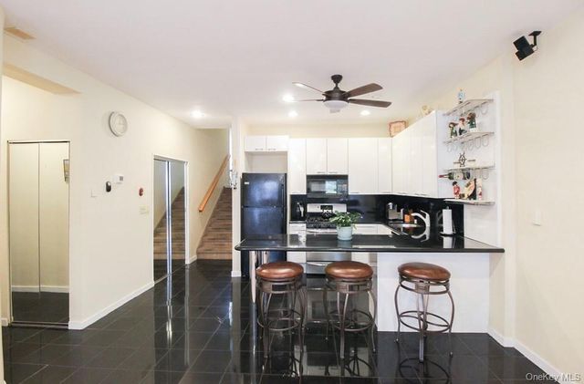 2716 Schurz Avenue B1, Bronx, NY 10465