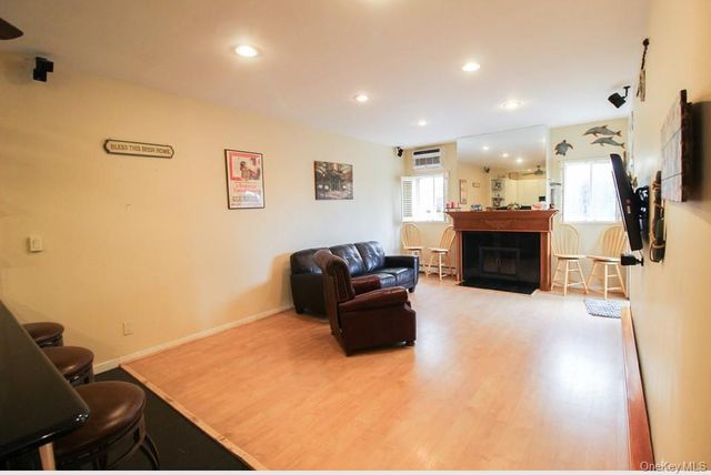 2716 Schurz Avenue B1, Bronx, NY 10465