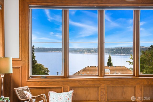 621 SW 295th Place, Federal Way, WA 98023