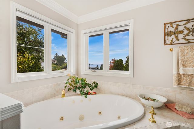 621 SW 295th Place, Federal Way, WA 98023