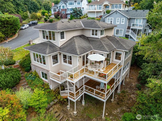 621 SW 295th Place, Federal Way, WA 98023