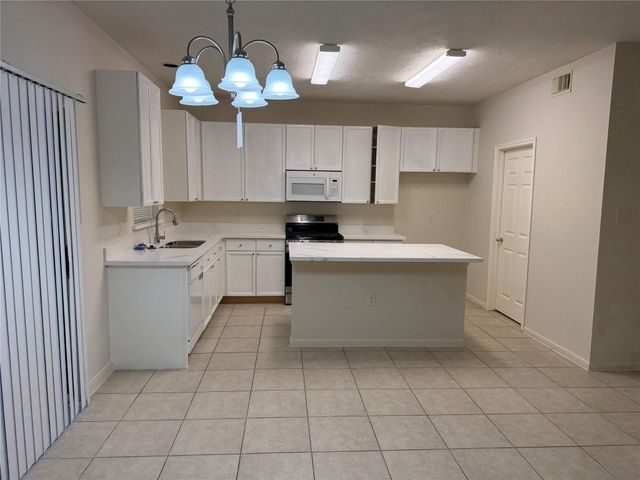 4738 Stoney Point Court, New Territory, TX 77479