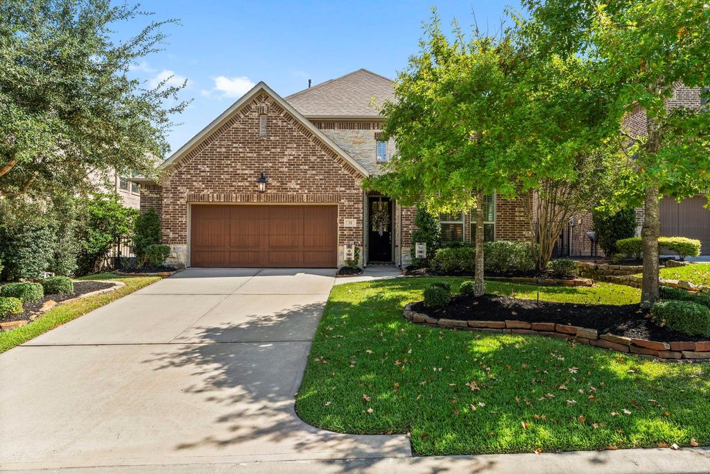 72 Twin Ponds Place, Tomball, TX 77375