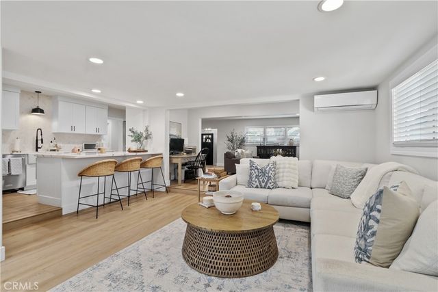 2154 Lees, Long Beach, CA 90815