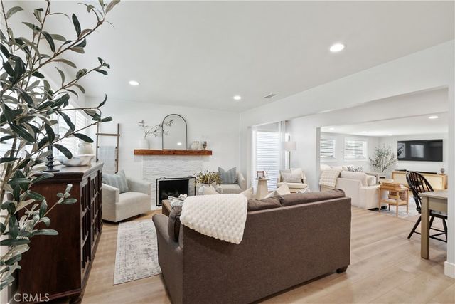 2154 Lees, Long Beach, CA 90815