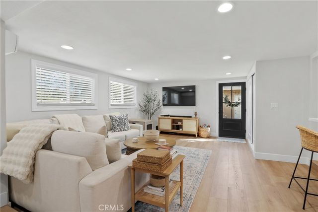 2154 Lees, Long Beach, CA 90815