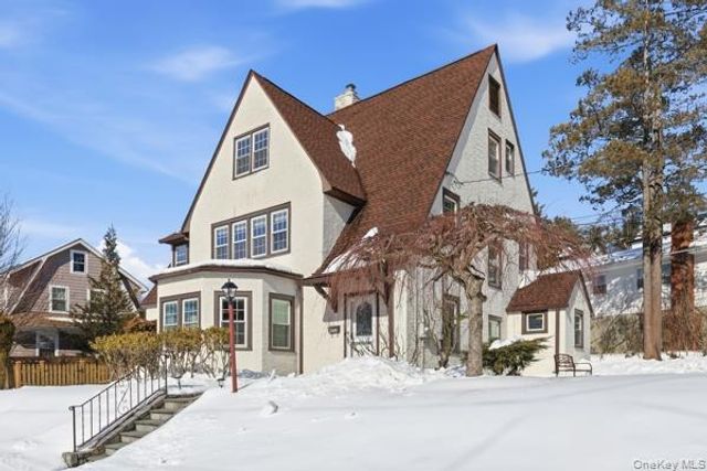 27 Loh Avenue, Tarrytown, NY 10591