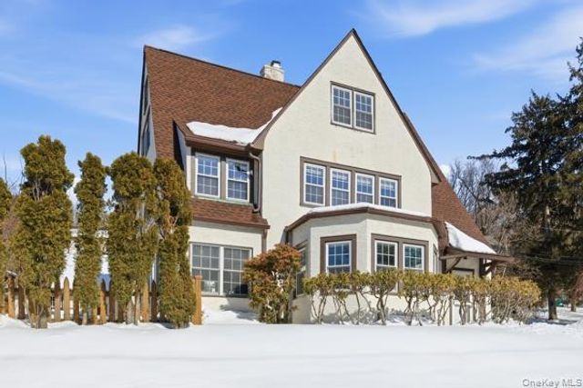 27 Loh Avenue, Tarrytown, NY 10591