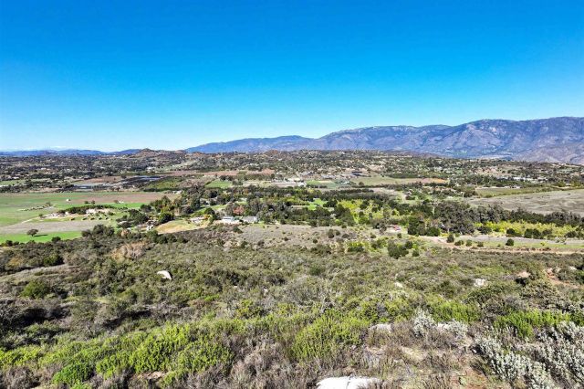 27608 Cobb Ln, Valley Center, CA 92082