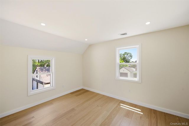 135 Whaley Street, Freeport, NY 11520